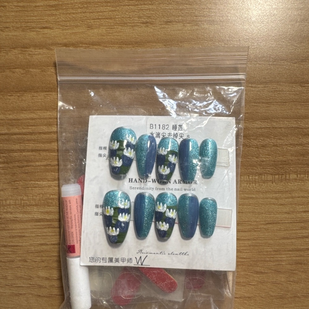 Blue Floral Press-On Nails